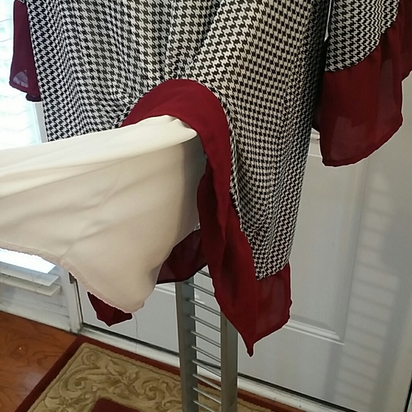 Lightweight flowy Dress - Picture 3 of 3